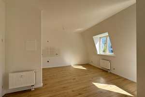 Charmante 2-Zimmer-Wohnung mit Balkon – Olvenstedter Straße 65, 39108 Magdeburg – Vorschaubild 2
