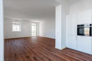 Traumhafte 4-Zimmer-Wohnung mit 2 Balkonen; Stellplatz, Einbauküche