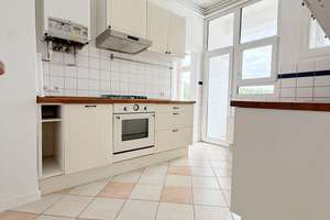 Großzügige Altbauwohnung mit Loggia und EBK in toller Lage (Westbahnhof) – Rotenwaldstr. 104, 70197 Hasenberg, Stuttgart – Vorschaubild 4