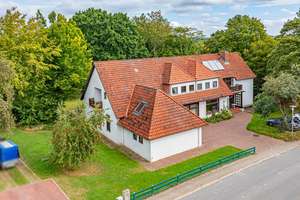Repräsentatives Anwesen mit 12 Zimmern und Gartenparadies – Die vollständige Adresse der Immobilie erhältst du vom Anbieter., 24357 Hummelfeld – Vorschaubild 2