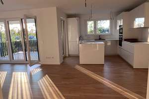 Befristet: Neubau 4 Zimmer mit EBK und Balkon mit Blick ins Grüne  – Jörg-Zink-Platz 15, 70567 Möhringen-Ost, Stuttgart – Vorschaubild 2