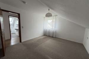 Hübsche 3 Zi- DG Wohnung mit EBK, Balkon und Einzelgarage in Leutenbach – Die vollständige Adresse der Immobilie erhältst du vom Anbieter., 71397 Leutenbach – Vorschaubild 9