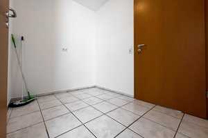 Eulenbis - 5 ZKB, 2 Bäder, 2 Carports, Garten, 3 Balkone – Kaiserslautern (Kreis) – Vorschaubild 17