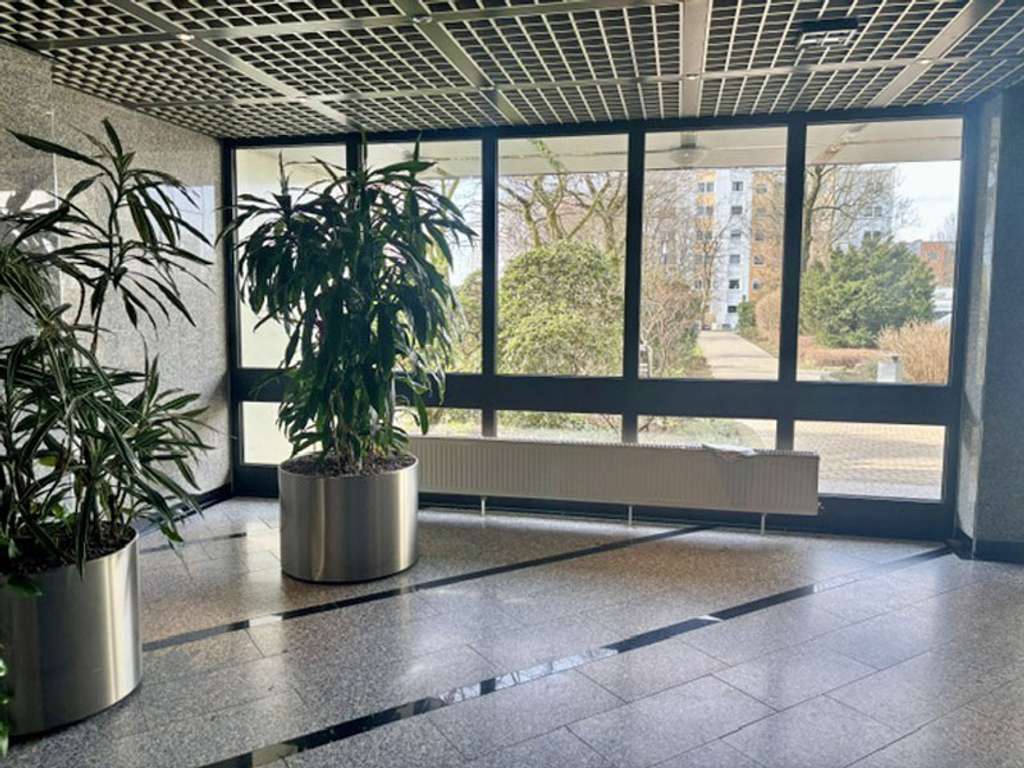 Immobilie in Wuppertal - Renovierungsbedürftige 3-Zimmer-Wohnung mit Balkon - Bild 1