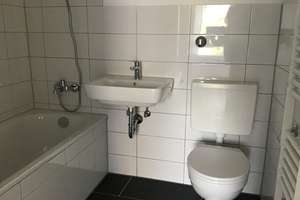 Für Ihre Familie: geräumige 3-Zimmer-Wohnung mit Balkon und Blick ins Grüne! – Albert-Schweitzer-Str. 14, 45279 Freisenbruch, Essen – Vorschaubild 7