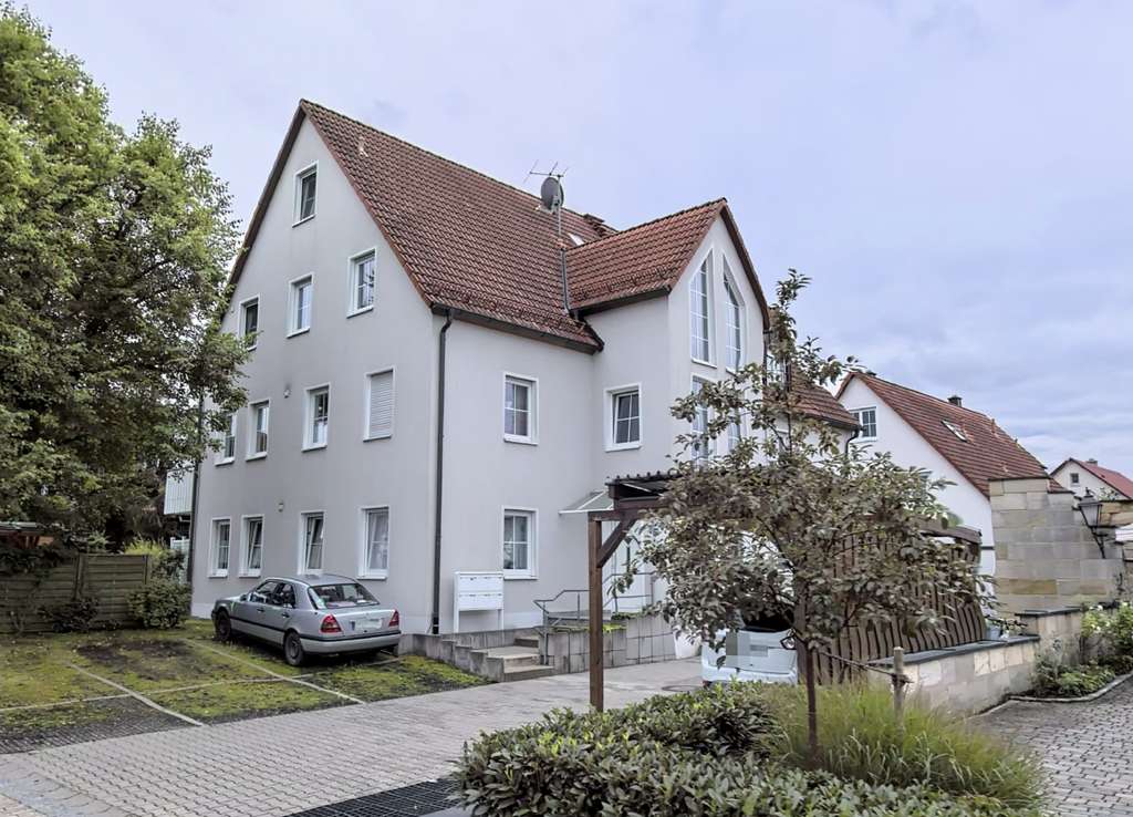 Immobilie in Eckental - Eschenau:TOP Lage,Sofort frei! Tolle 4-Zi-Garten-Wohnung, zwei Stellplätze, Keller, Einbauküche uvm. - Bild 0