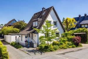 Charmant, gemütlich, besonders – ein Haus mit Charakter – Die vollständige Adresse der Immobilie erhältst du vom Anbieter., 33649 Brackwede, Bielefeld – Vorschaubild 2