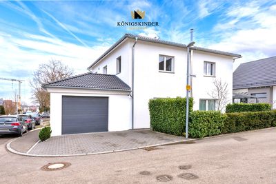 KfW 40 in Bad Boll: Großzügiges Einfamilienhaus mit Kamin, Garten & direktem Garagenzugang