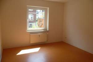 4 Zimmer Erdgeschosswohnung mit Einbauküche und Keller in Wetzlar – Bannstraße 28, 35576 Wetzlar – Vorschaubild 2