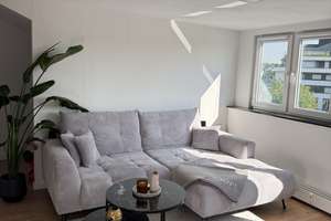 Helle 2-Zimmer-Dachgeschosswohnung mit Dachterrasse & hochwertiger Einbauküche in Mönchengladbach