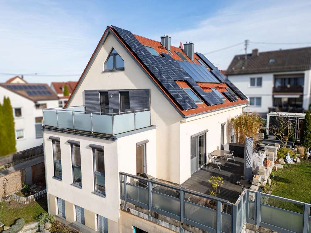 Immobilie in Neusäß - Exklusives Einfamilienhaus mit Einliegerwohnung - TOP Lage - Klasse A! 
PV-Anlage und Speicher! - Bild 3