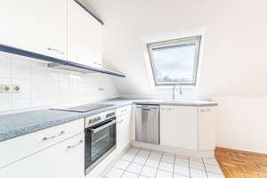 MIT Erbpacht - moderne Dachgeschoss Maisonette-Wohnung, mediterranes Flair & nah am Rhein! – Steinkribbenstraße 11, 40597 Benrath, Düsseldorf – Vorschaubild 8