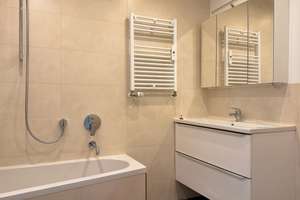 Renovierte 2-Zim.-Wohnung mit Einbauküche, 2x Balkonen & Stellplatz im schönen Bogenhausen – Die vollständige Adresse der Immobilie erhältst du vom Anbieter., 81925 Oberföhring, München – Vorschaubild 6
