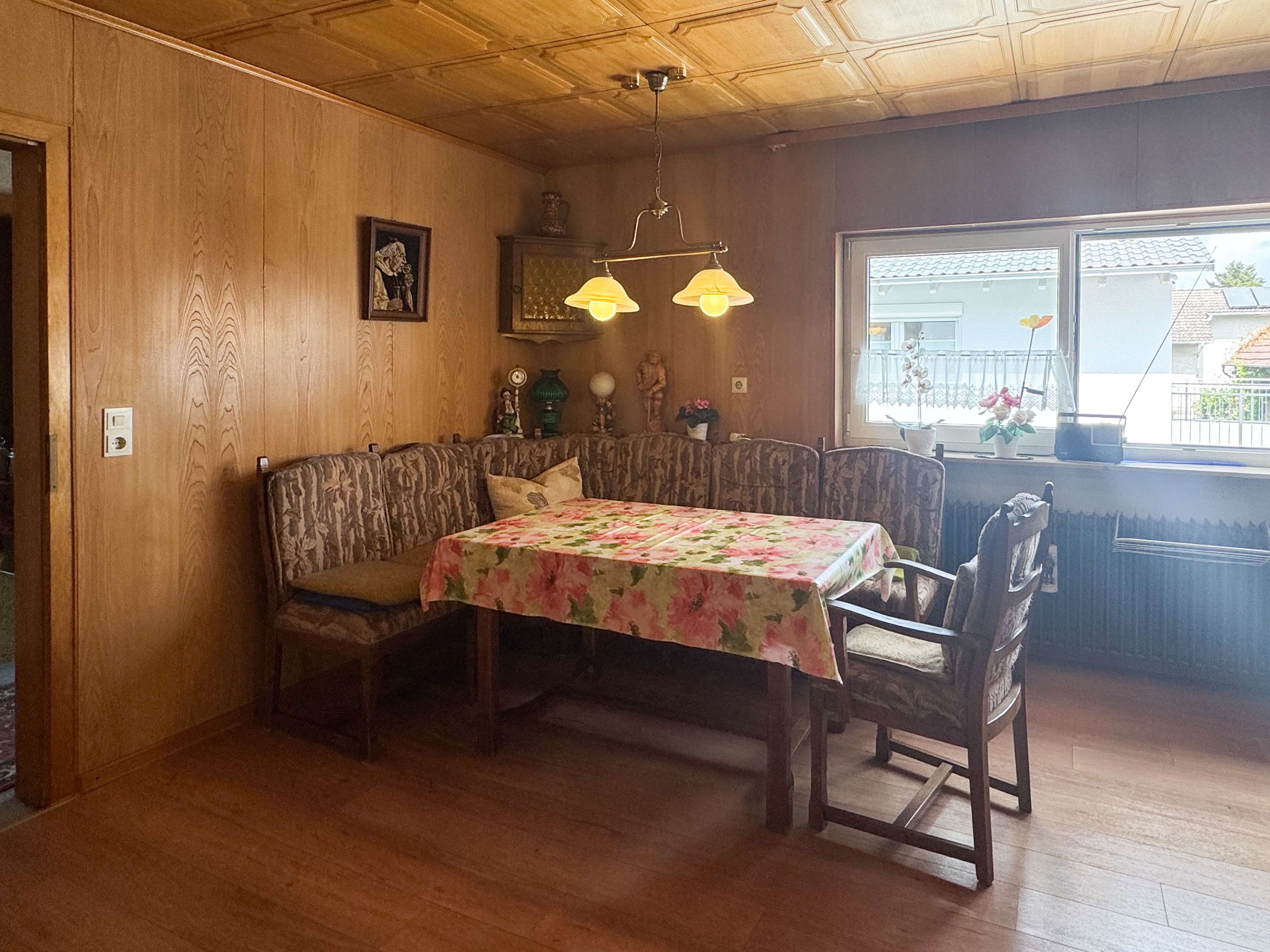 Immobilie in Riedstadt - Großzügiges und gepflegtes Zweifamilienhaus mit Garten, Terrasse, und Garagen sowie Ausbaupotenzial - Bild 21