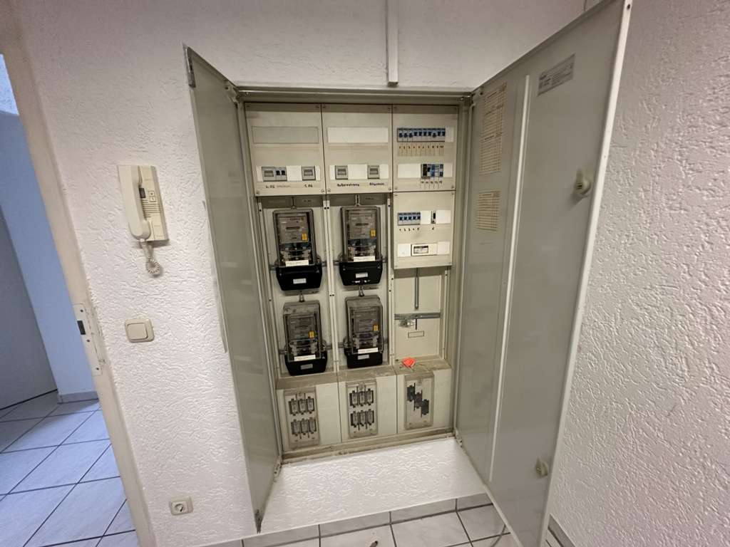 Immobilie in Hirzenhain - Provisionsfrei f. Käufer:
Vermietetes EFH gemischt genutzt - naturnahe Ruhe direkt am Ortsrand - Bild 2