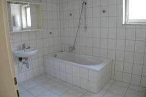 Geräumige, 2-Zimmerwohnung (ohne Balkon) mit großer Wohnküche und Tageslichtbad Nähe Fußgängerzone – Berliner Straße 12, 75172 Weststadt, Pforzheim – Vorschaubild 6
