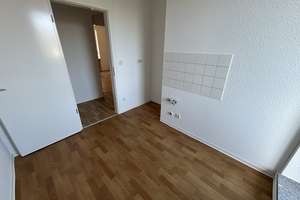 Gemütliche 3-Zimmer-Wohnung im Erdgeschoss mit Balkon! – Otto-Richter-Straße 10, 39116 Sudenburg, Magdeburg – Vorschaubild 4