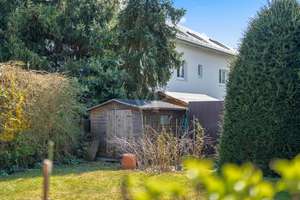 Bezugsfreie Doppelhaushälfte in Umkirch, großer Garten, Garage, Carport etc. – Die vollständige Adresse der Immobilie erhältst du vom Anbieter., 79224 Umkirch – Vorschaubild 4