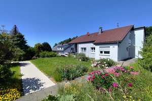 Einfamilienhaus mit Pelletheizung, 3 Garagen, 1200qm Grundstück, Koppel, Wiese und Waldrand – Esslingen (Kreis) – Vorschaubild 1