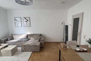 Studenten aufgepasst ! Wohngemeinschaft, 3 Zimmerwohnung mit neuer Einbauküche !