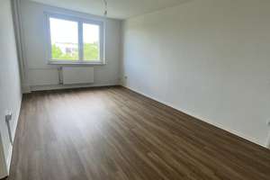 Große, helle 2-Zimmer-Wohnung mit Balkon und Wannenbad! – Niederseidewitzer Weg 10, 1257 Leuben (Stadtteil), Dresden – Vorschaubild 6