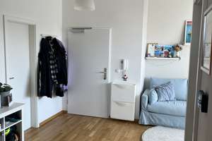 Sehr helle 2-Zimmer-DG-Wohnung mit Balkon & Aufzug – München-Laim – Die vollständige Adresse der Immobilie erhältst du vom Anbieter., 80687 St. Ulrich, München – Vorschaubild 4