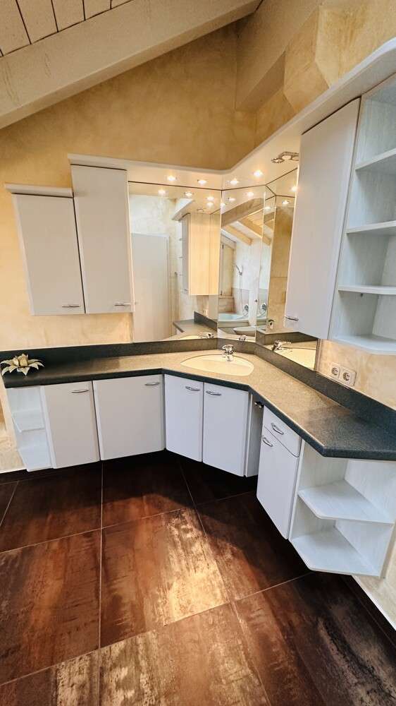 Immobilie in Aschau im Chiemgau - Großzügige 3-Zimmer-Maisonettewohnung mit herrlichem Berg- und Schlossblick - Bild 7