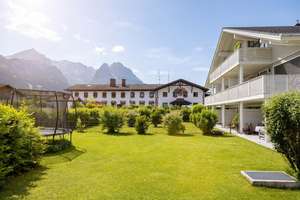 Familientraum im Garmischer-Süden: Erstklassige Bauqualität in ruhiger Bestlage! – Die vollständige Adresse der Immobilie erhältst du vom Anbieter., 82467 Garmisch-Partenkirchen – Vorschaubild 1