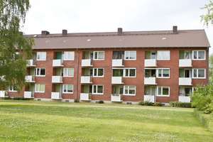 2 Zimmer Wohnung in Kiel Neumühlen Diedrichsdorf mit Badewanne, Balkon,Keller, Dachboden  – Masurenring 47, 24149 Neumühlen-Dietrichsdorf, Kiel – Vorschaubild 2