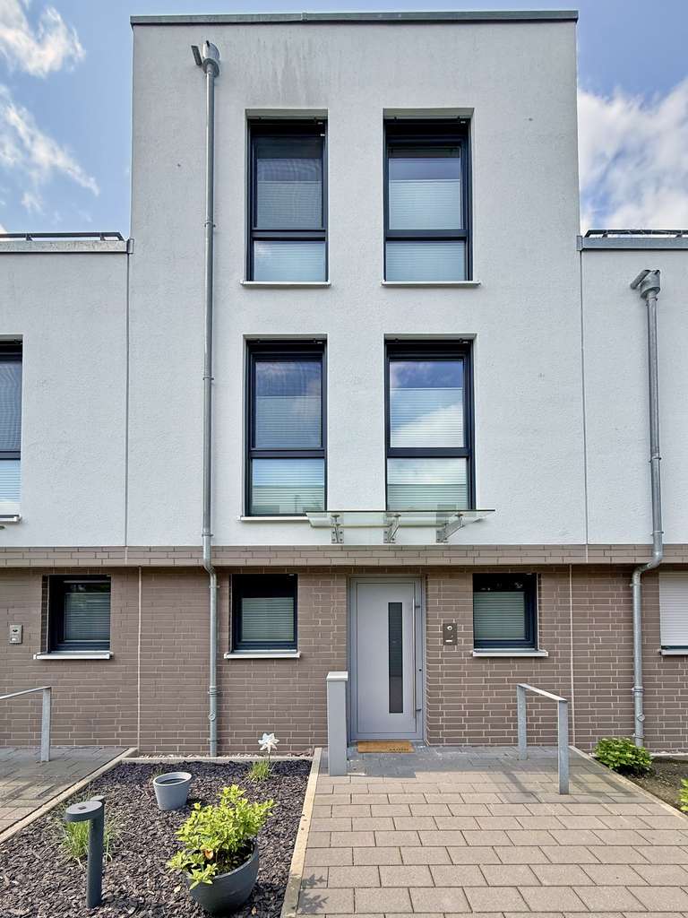Modernes KFW 55 Townhouse, A+, nahe der Hamburger Stadtgrenze