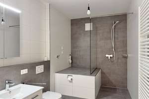 Lichtdurchflutete 4-Zi-Wohnung mit offenem Wohnbereich im Herzen der Stadt zum Erstbezug – Schwabacher Straße 13, 90762 Altstadt, Innenstadt, Fürth – Vorschaubild 9