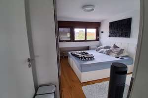 helle und freundliche  3-Zimmer-DG-Wohnung mit Balkon und Einbauküche mitten in Knielingen – Die vollständige Adresse der Immobilie erhältst du vom Anbieter., 76187 Knielingen, Karlsruhe – Vorschaubild 7