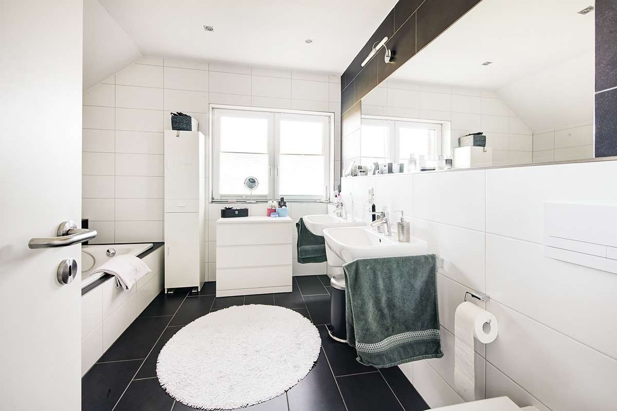 Immobilie in Helmenzen - Exklusives und besonders hochwertig ausgestattetes Zweifamilienhaus in Ortslage; barrierefrei - Bild 3