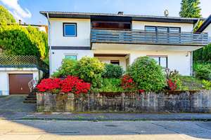 Einfamilienhaus in ruhiger Wohnlage mit Garten, Balkon, Terrasse und schöner Aussicht – Die vollständige Adresse der Immobilie erhältst du vom Anbieter., 77886 Lauf – Vorschaubild 2