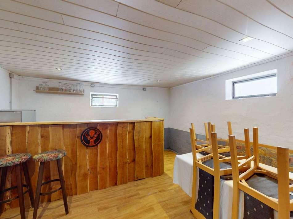 Keller, Bar