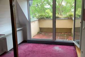 Charmante Dachgeschosswohnung in Top-Lage: Frei, zentral, ideal für Singles & Paare