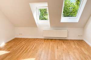 +++ ALTBAUCHARME TRIFFT DACHGESCHOSS - WOHNUNG MIT FLAIR+++ – Westparkstraße 45, 47803 Kempener Feld/Baackeshof, Krefeld – Vorschaubild 2