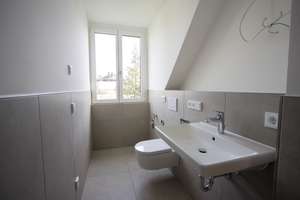 Zweitbezug 2-Zimmer-Dachterrassenwohnung in Mehrfamilienvilla mit fünf Wohneinheiten – Glockenblumenstrasse 16, 80935 Lerchenau-Ost, München – Vorschaubild 24