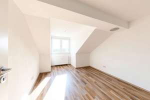 Attraktive Dachgeschosswohnung mit viel Tageslicht in Krefeld Benrad-Nord – Die vollständige Adresse der Immobilie erhältst du vom Anbieter., 47803 Benrad-Nord, Krefeld – Vorschaubild 9