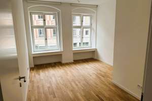 NEU - BADERHOME - 3-Zi.-Wohlfühloase mit Terrasse & hochwertiger Ausstattung *ERSTBEZUG* – Burgergäßchen 4, 86150 Jakobervorstadt-Nord, Augsburg – Vorschaubild 2