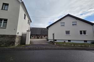 Wohnen mit Charakter: Saniertes Einfamilienhaus in Gering – Brunnenstrasse 11, 56751 Gering – Vorschaubild 1