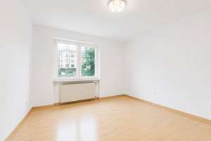 HEGERICH: Vermietete 3-Zimmer-Erdgeschosswohnung im Zamdorf - Bogenhausen – Die vollständige Adresse der Immobilie erhältst du vom Anbieter., 81929 Englschalking, München – Vorschaubild 3