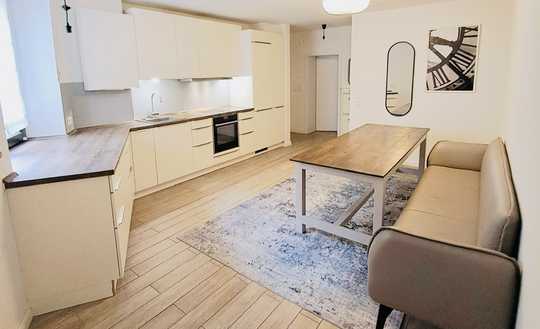 Geschmackvolle und komplett sanierte 3 Zi.-Wohnung in Top- Lage der Schwetzingerstadt