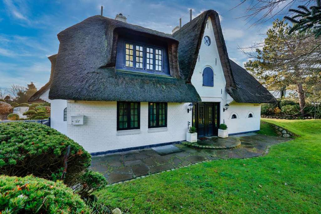 Immobilie in Kampen (Sylt) - Charmante Doppelhaushälfte in Leuchtturmnähe - Bild 1