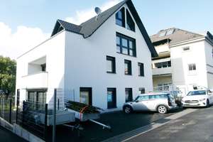 Helle 3 Zimmer Wohnung im 1. OG mit Balkon in Solingen-Gräfrath