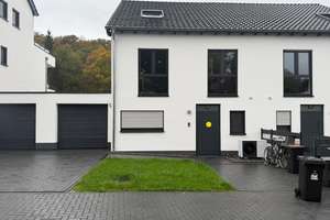 Wohnen im Grünen! Neubau mit viel Platz für die Familie: Garten, Terrasse, Balkon, Garage – Weienhard 20a, 53783 Eitorf – Vorschaubild 1
