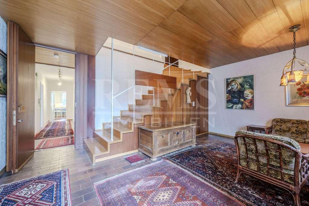 Immobilie in Plüderhausen - Großzügiges Zweifamilienhaus mit Weitblick und Garten in bevorzugter Lage von Plüderhausen - Bild 1