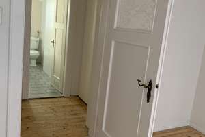 Top angebundene Wohnung mit Einbauküche, Balkon und Holzdielenboden - Vermietung auf Zeit bevorzugt – Gugelstraße 152, 90459 Gugelstraße, Nürnberg – Vorschaubild 9