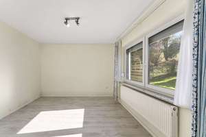 WOHNEN IM GRÜNEN – EINFAMILIENHAUS MIT SONNENGRUNDSTÜCK UND EXPERTENEMPFEHLUNG ZUR SANIERUNG – Die vollständige Adresse der Immobilie erhältst du vom Anbieter., 51789 Lindlar – Vorschaubild 5