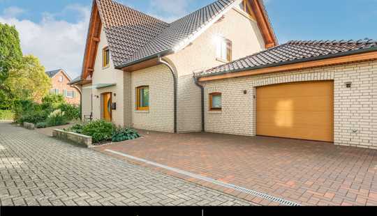 Bild von Zweifamilienhaus: Doppelte Wohnfreude im idyllischen Bremen-Borgfeld erleben